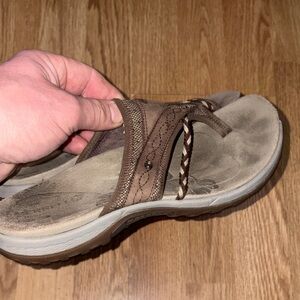 Merrell Brown Braided Thong Sandals with Embroidered Straps Women’s Size 8